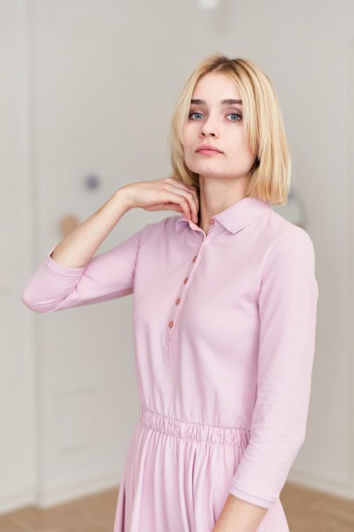 Sukienka Polo jasnoróżowa – z gumką