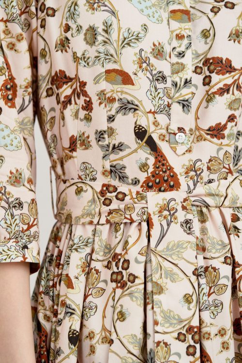 Sukienka Aglaia Pavo pudrowa