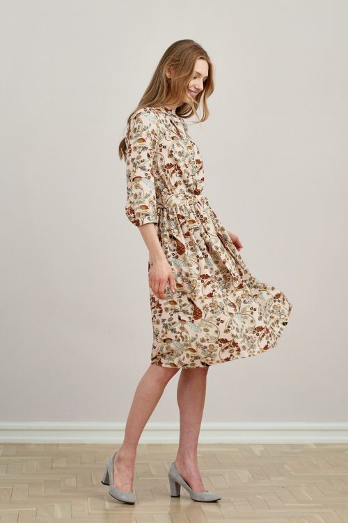 Sukienka Aglaia Pavo pudrowa