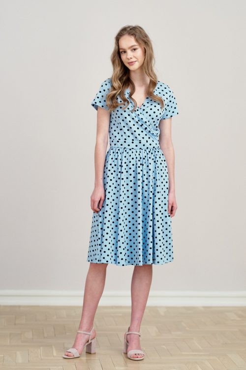 Sukienka Larissa błękitna w kropki krótki rękaw