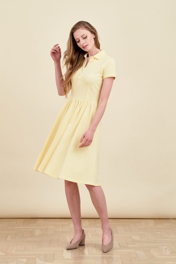 Sukienka Polo marszczona jasnożółta krótki rękaw