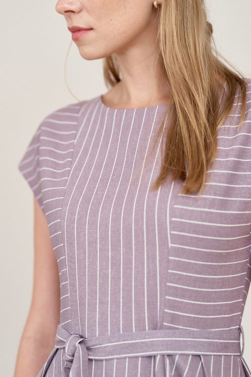 Sukienka Andrea wrzosowa z białym prążkiem