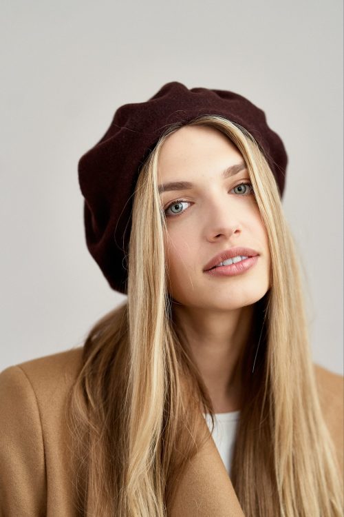 Beret wełniany brązowy