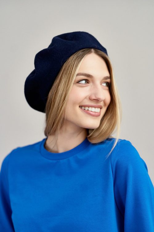 Beret wełniany granatowy