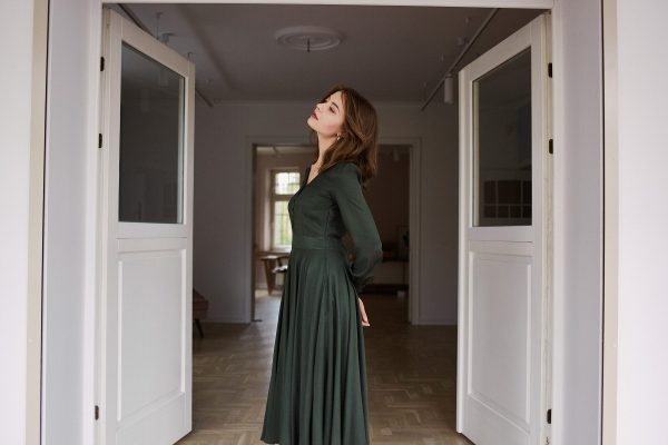 Sukienka Aura khaki wiskoza z rayonem